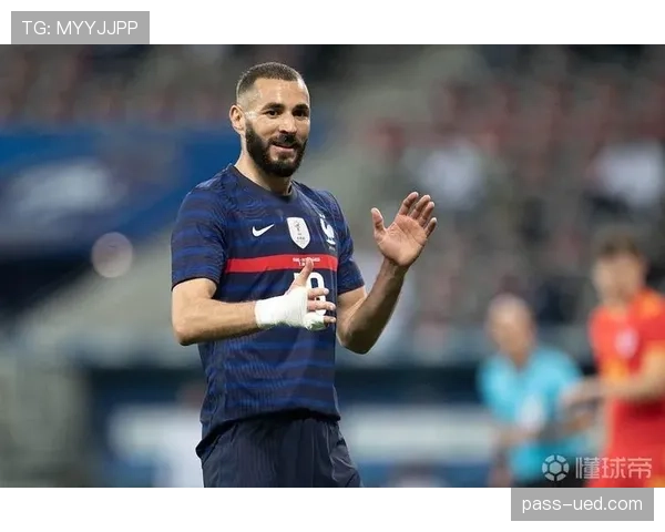 伊布与本泽马：从单点爆破到体系融合的终结者进化路径