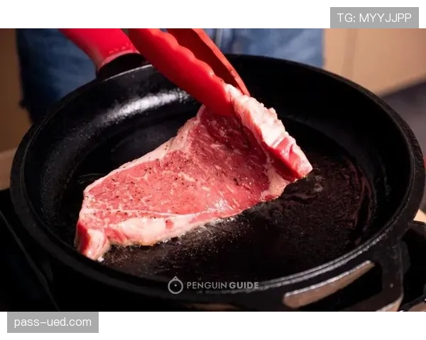 哈兰德冰箱里塞满牛排，训练完直接生啃